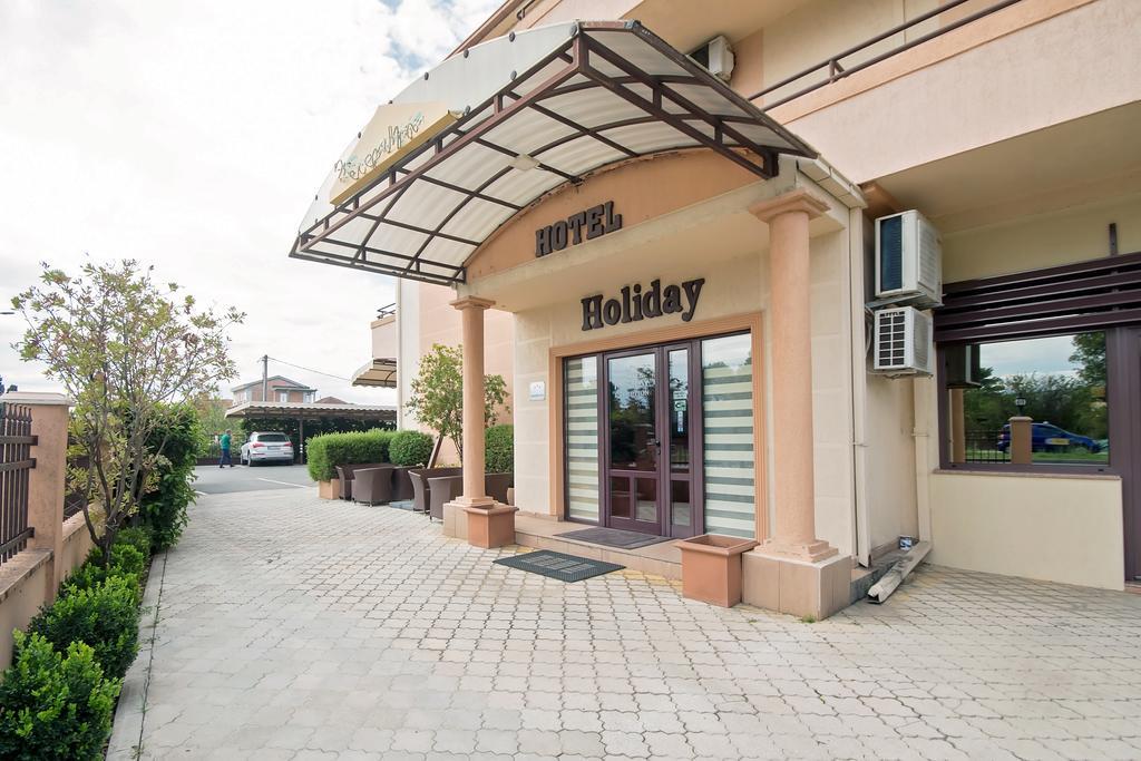 Hotel Holiday Podgorica Exterior photo